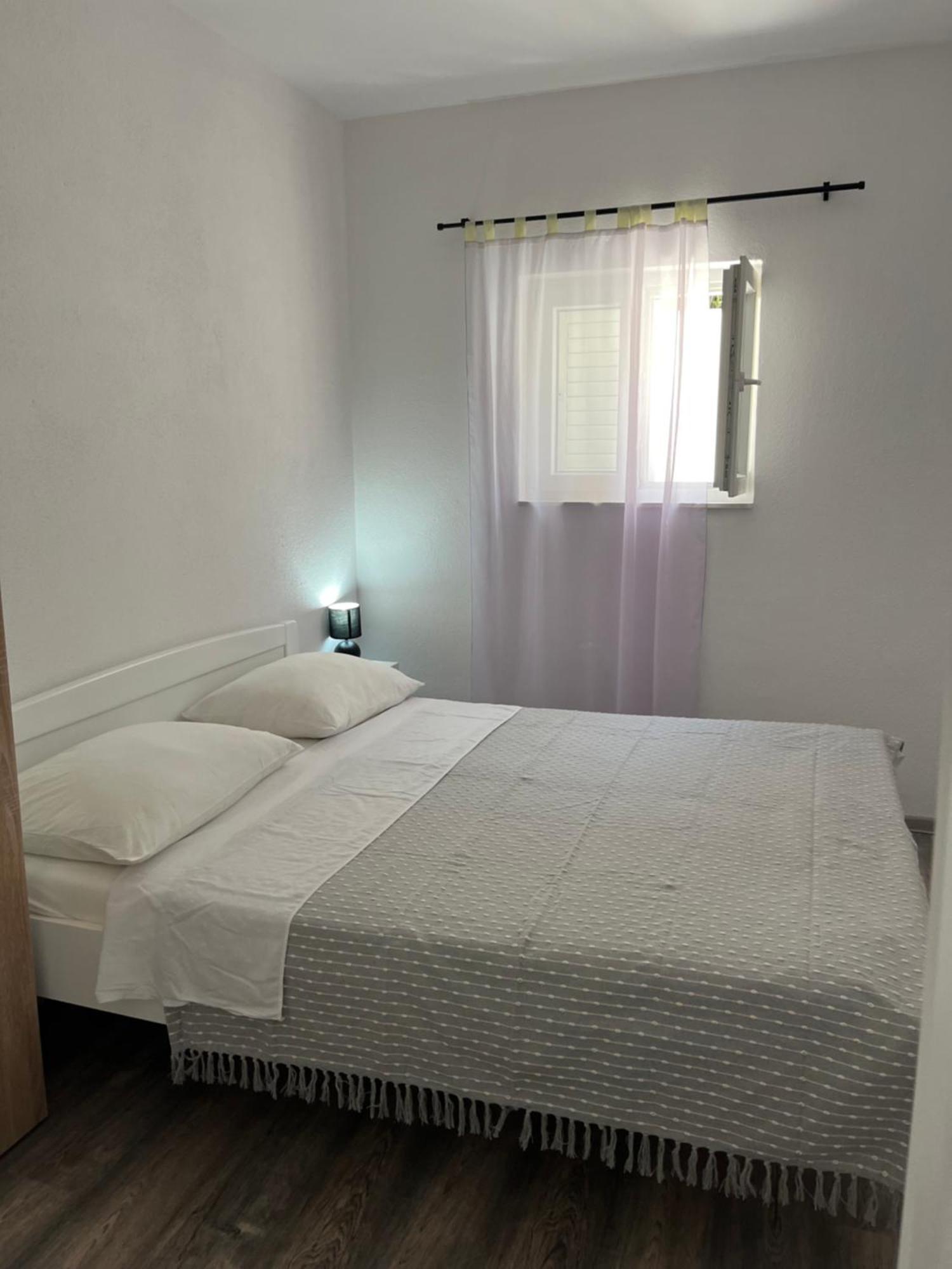 Apartment Makarska M&I, Free Private Parking Екстер'єр фото