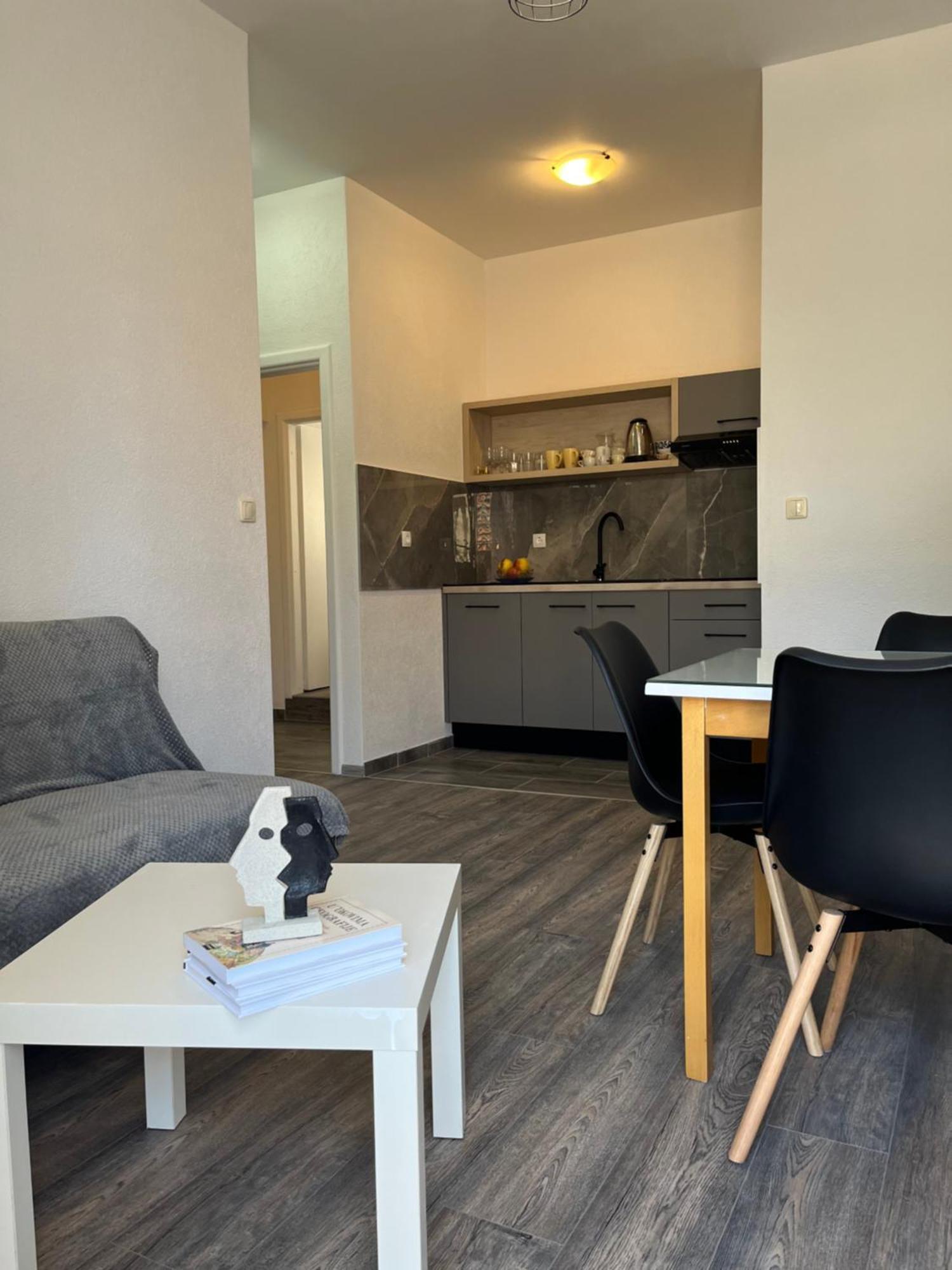 Apartment Makarska M&I, Free Private Parking Екстер'єр фото