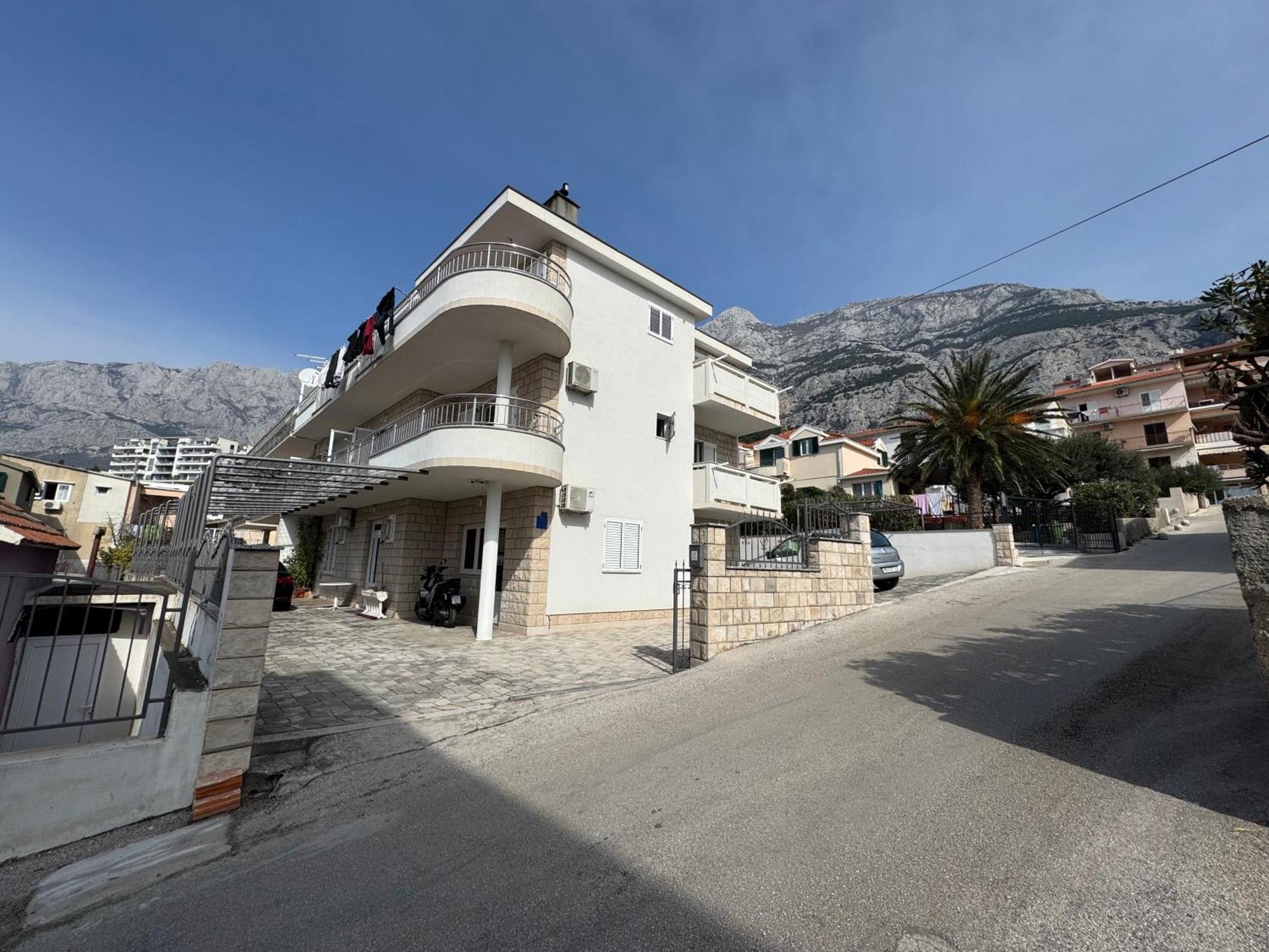 Apartment Makarska M&I, Free Private Parking Екстер'єр фото