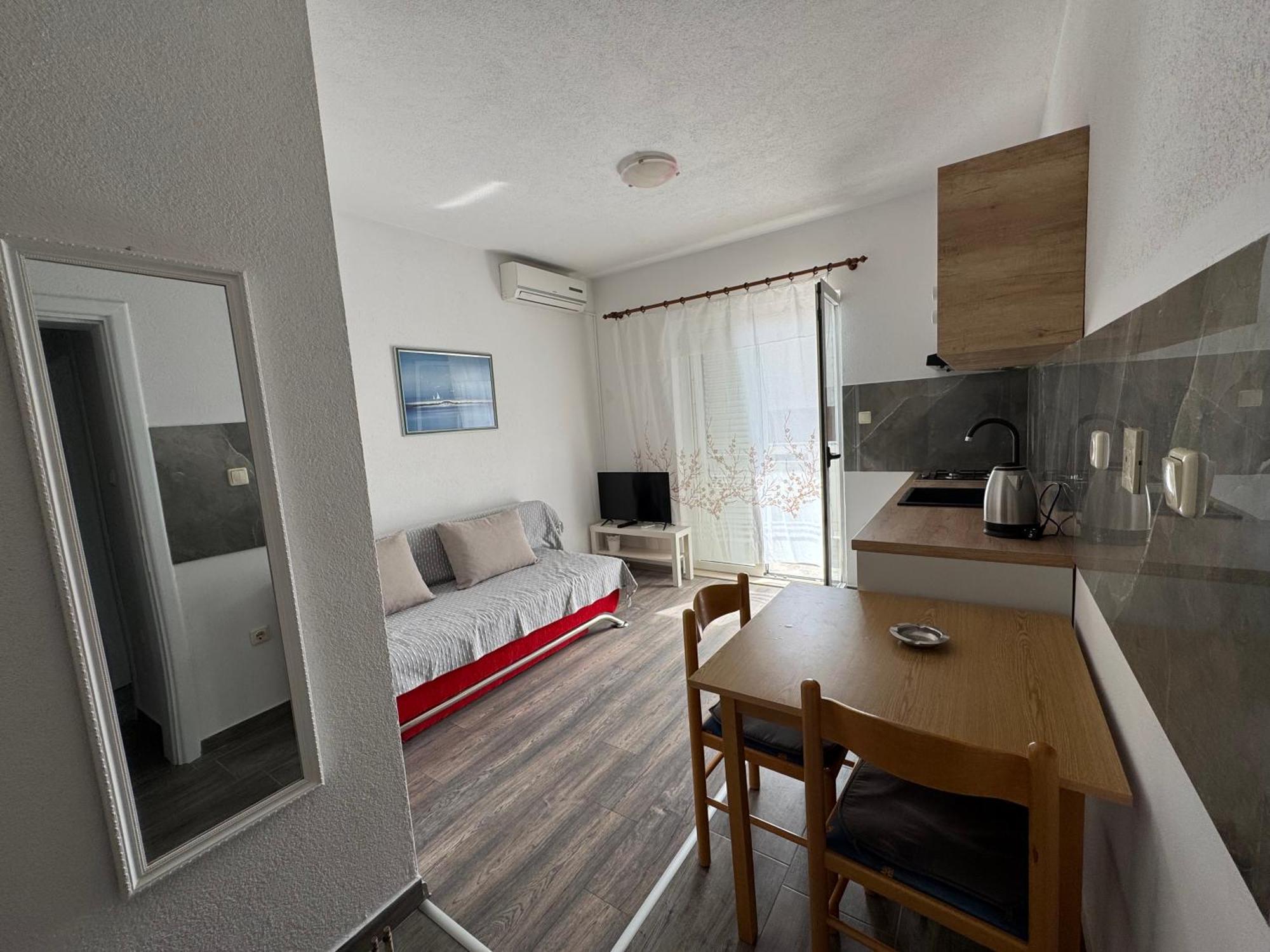 Apartment Makarska M&I, Free Private Parking Екстер'єр фото