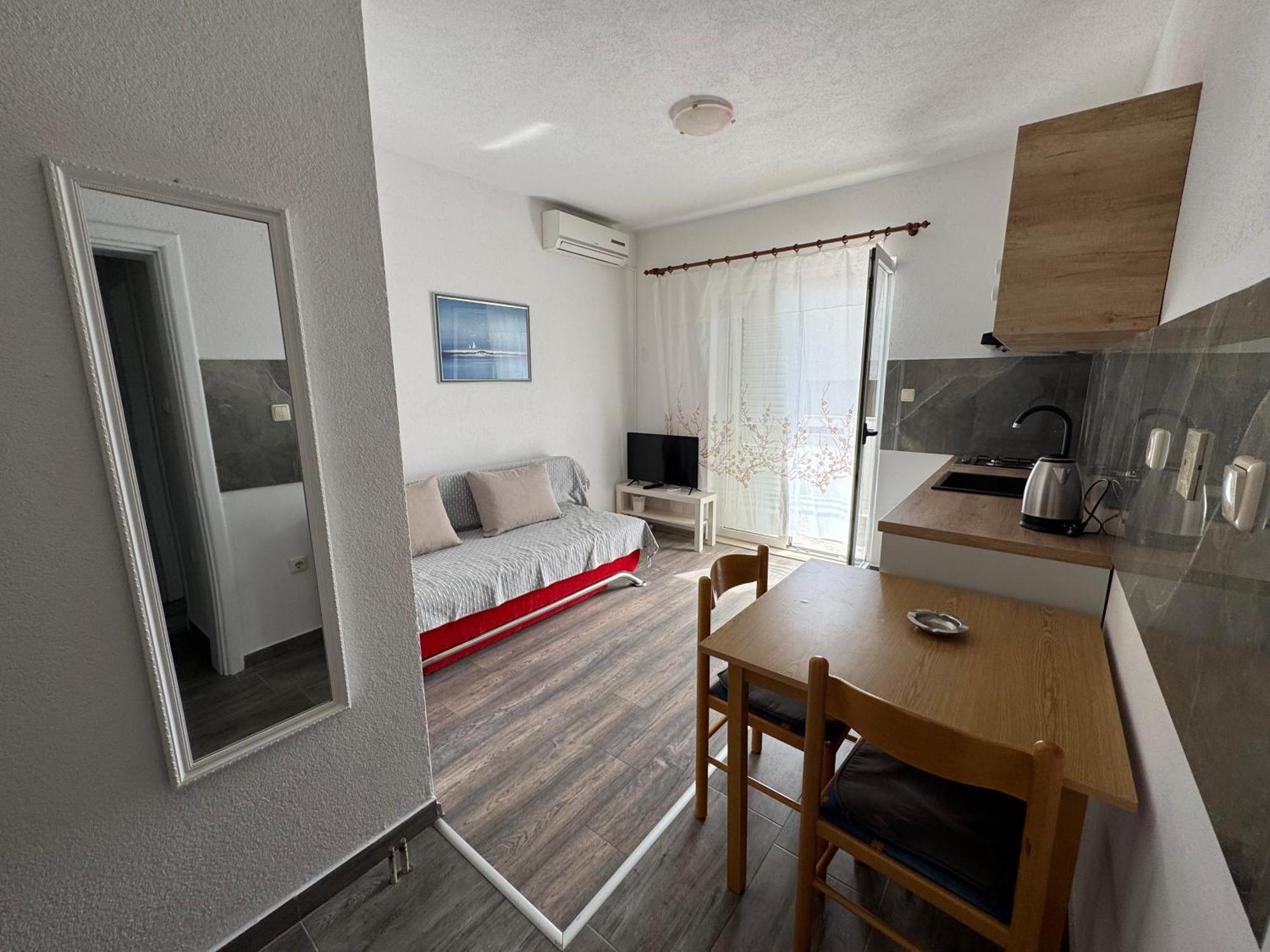 Apartment Makarska M&I, Free Private Parking Екстер'єр фото