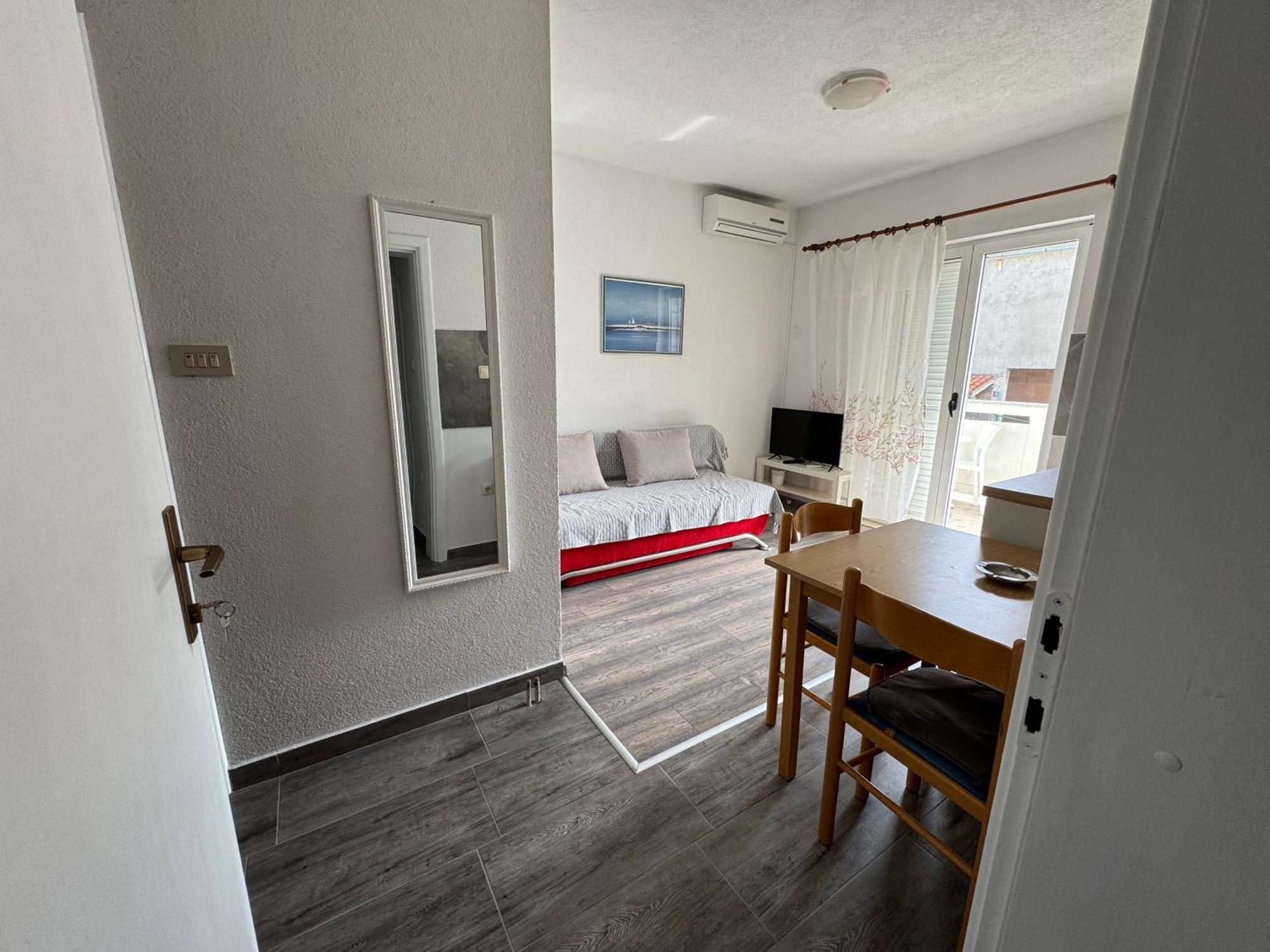 Apartment Makarska M&I, Free Private Parking Екстер'єр фото