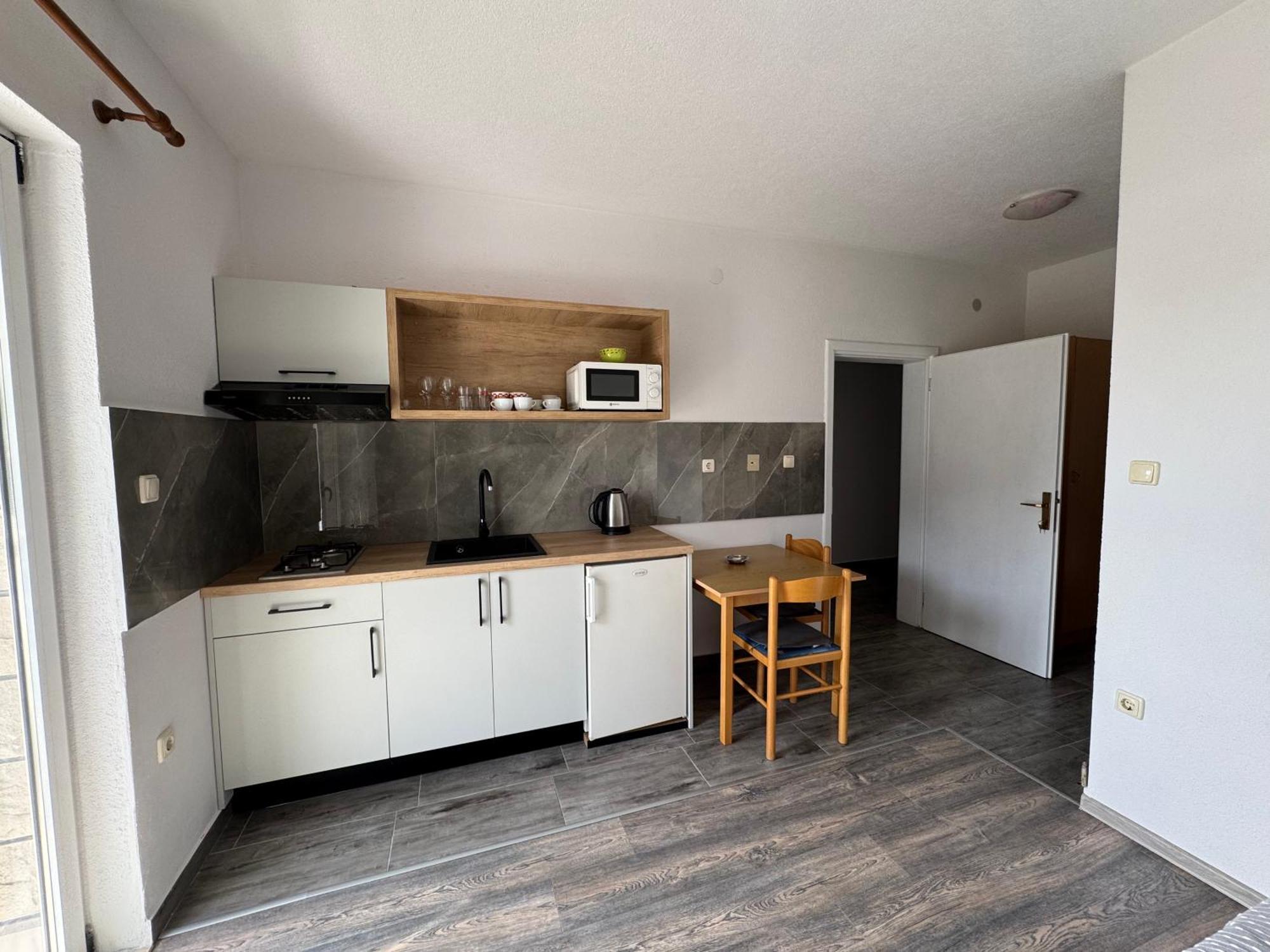 Apartment Makarska M&I, Free Private Parking Екстер'єр фото